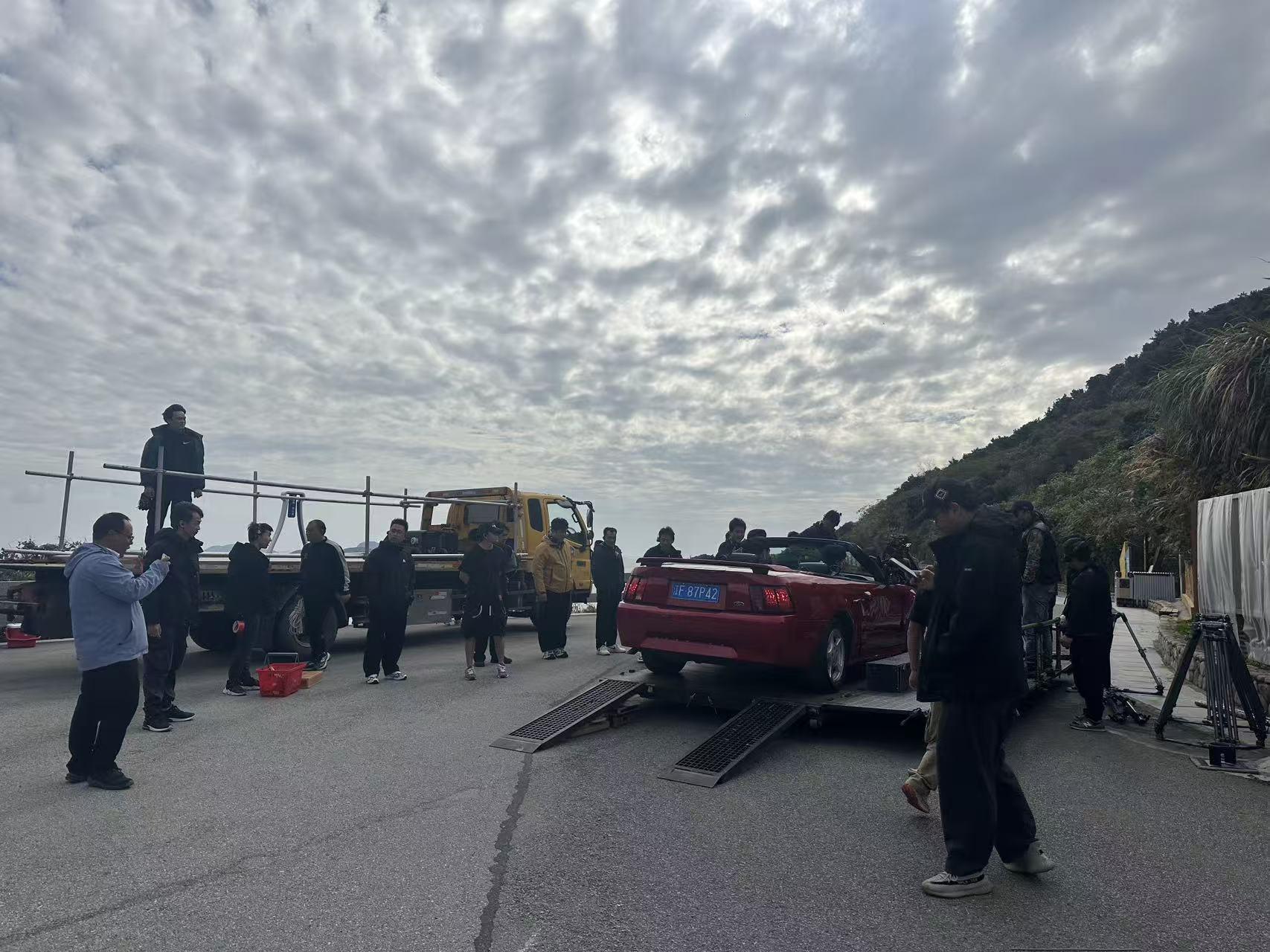 耀客新剧《交换人生》温岭石塘开机！曾舜晞张康乐携热血故事登陆台州(图4)