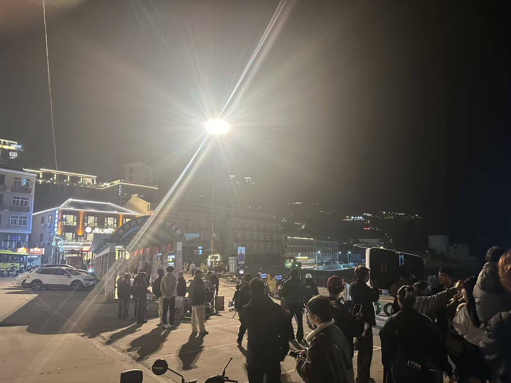 耀客新剧《交换人生》温岭石塘开机！曾舜晞张康乐携热血故事登陆台州(图5)