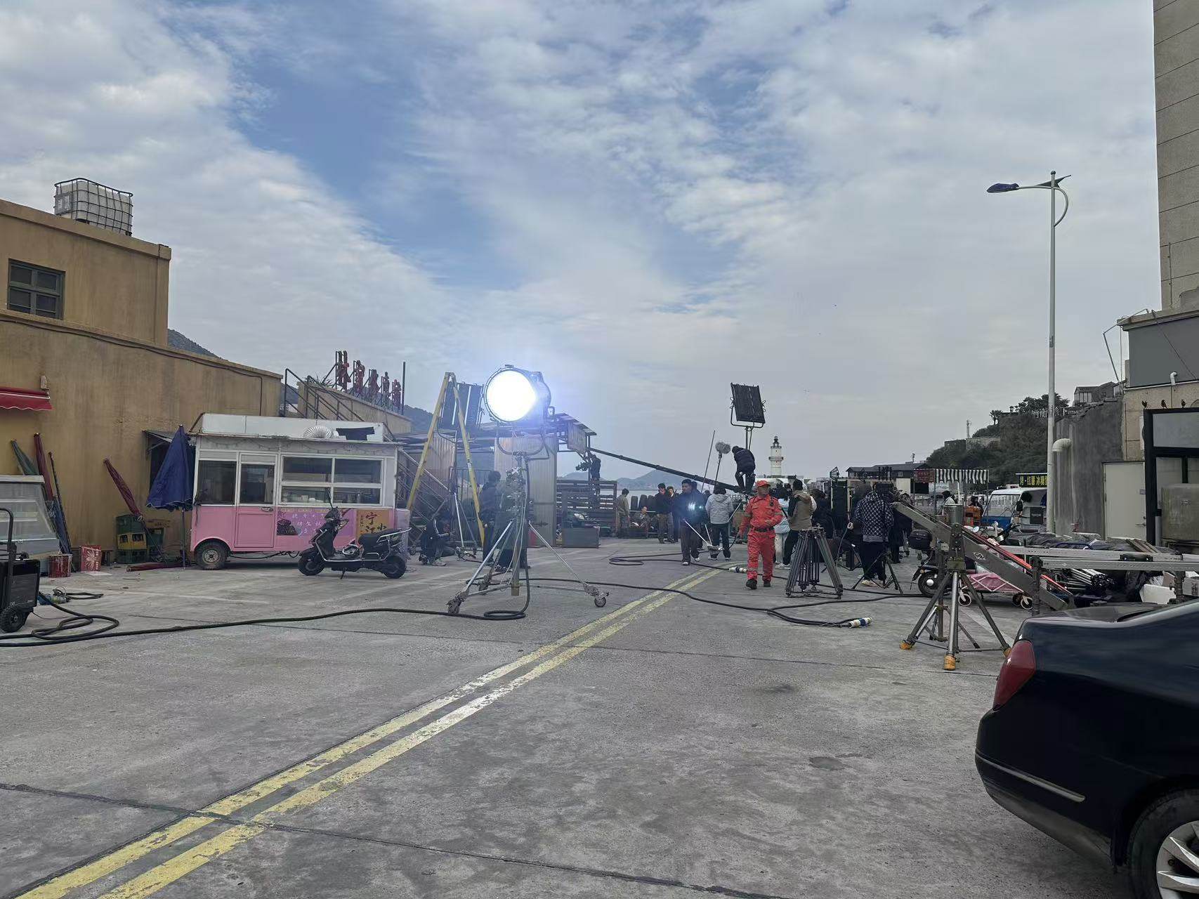 耀客新剧《交换人生》温岭石塘开机！曾舜晞张康乐携热血故事登陆台州(图6)