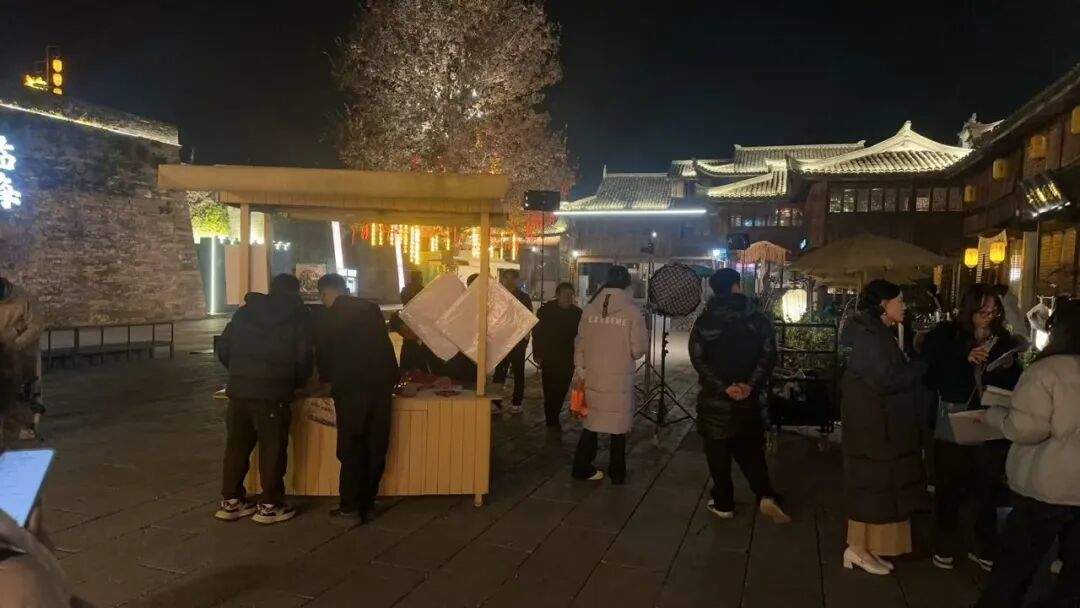 非遗剪纸遇上微短剧 临海《一剪钟情》开机(图2) 非遗剪纸遇上微短剧 临海《一剪钟情》开机(图3)