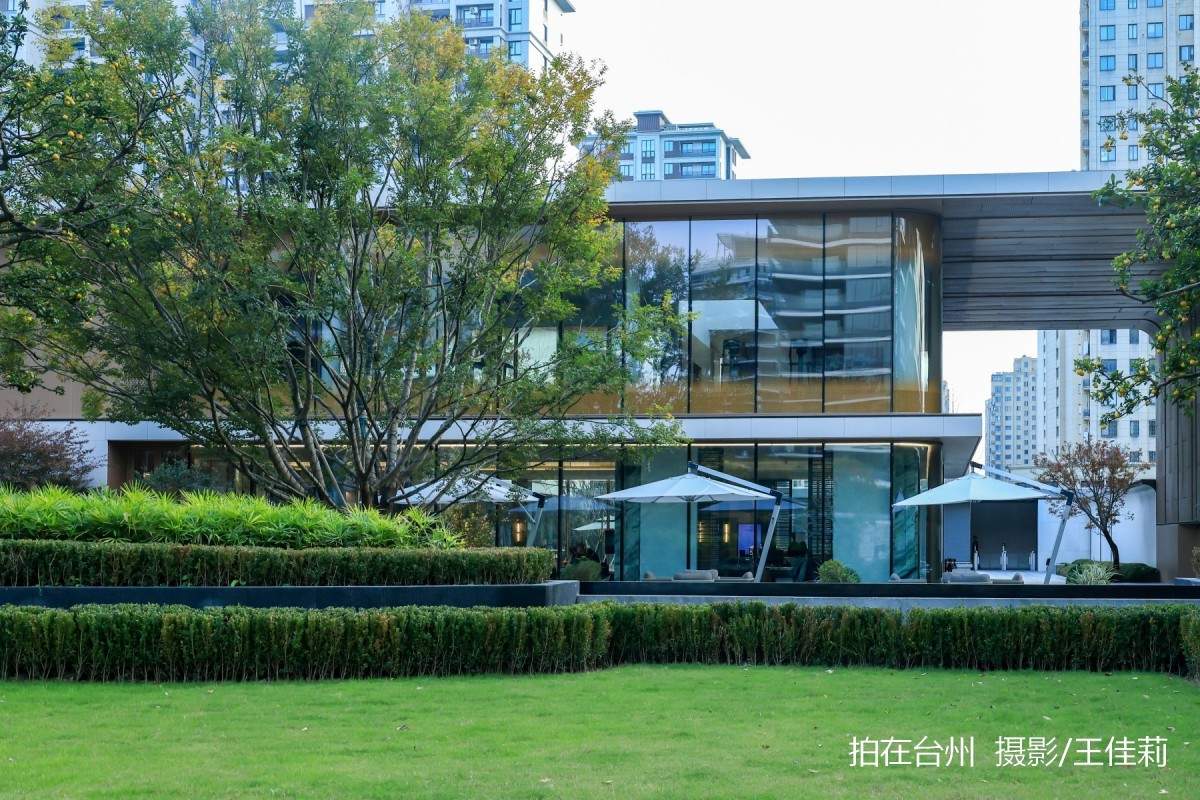 路桥四季辰院美学生活馆,集小区会所、游泳池、综合体办公楼于一体的美术空间(图3) 路桥四季辰院美学生活馆,集小区会所、游泳池、综合体办公楼于一体的美术空间(图3)