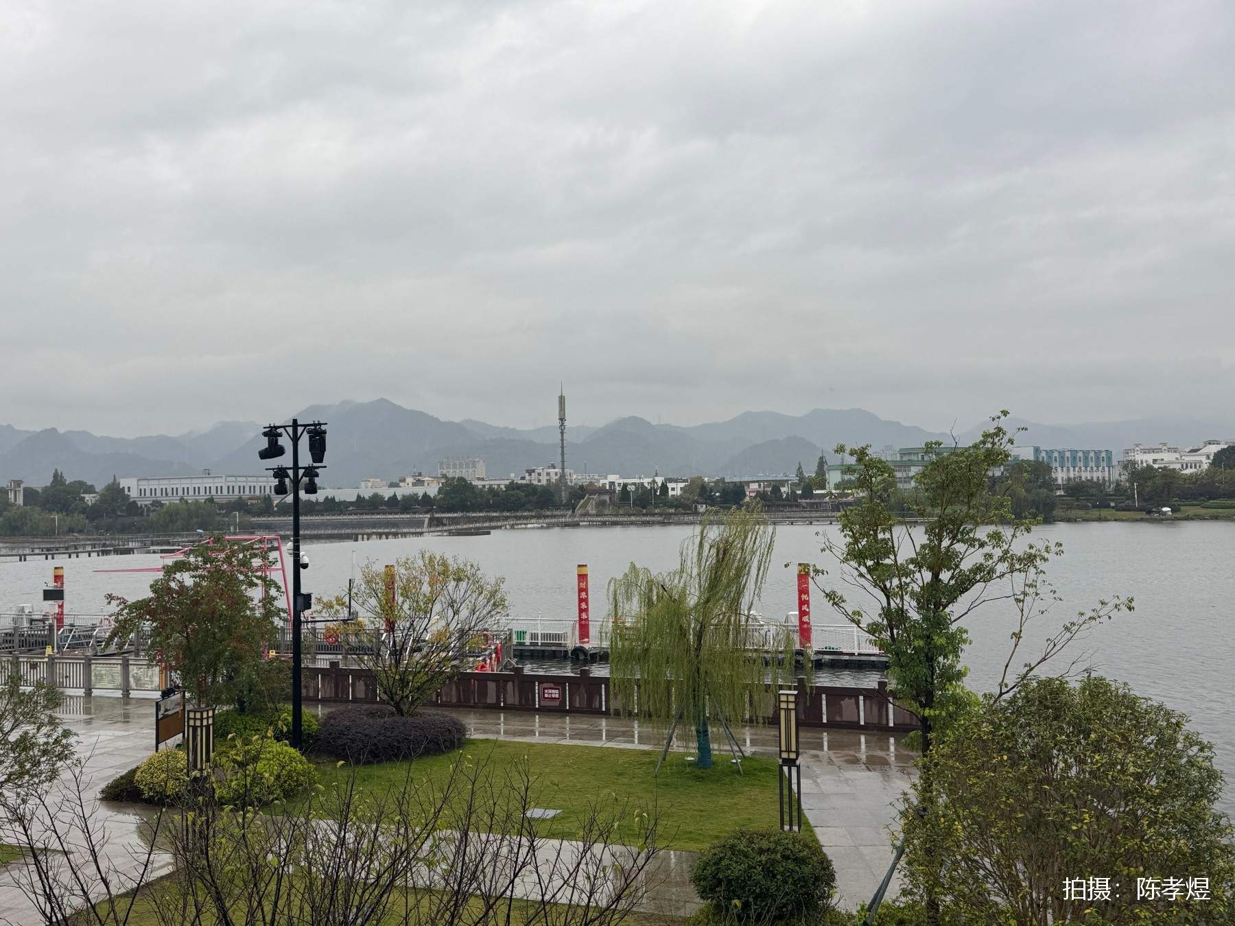 始丰湖夜游中心码头——台州湖畔夜色的影视新地标(图1)