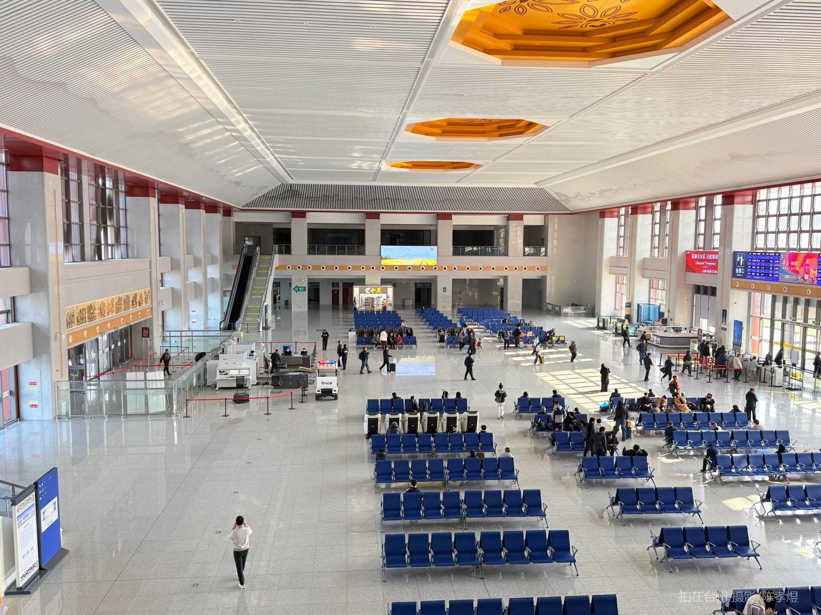 天台山高铁站(图12) 天台山高铁站(图12)