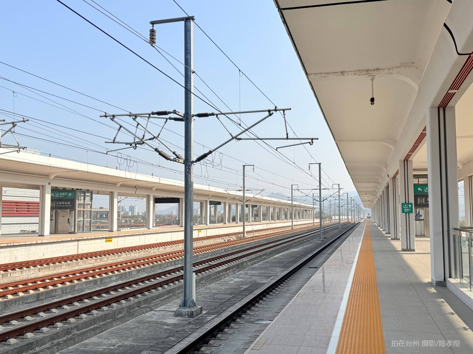 天台山高铁站(图5) 天台山高铁站(图5)