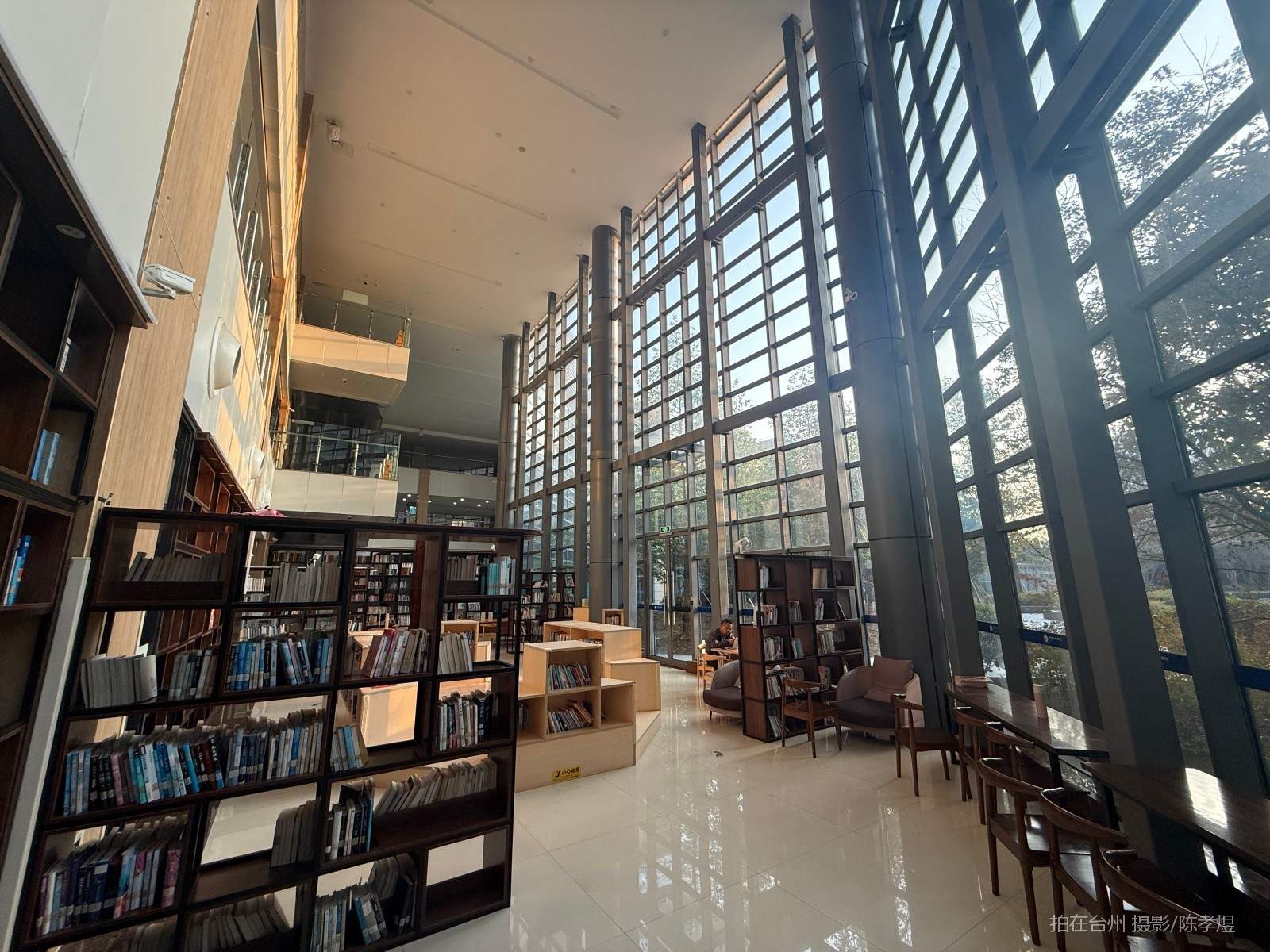 天台人民医院和合书吧(图6) 天台人民医院和合书吧(图6)