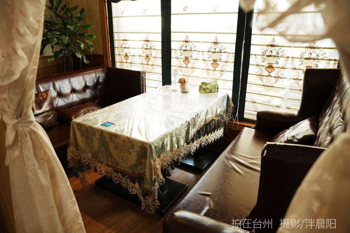 仙居永安街60号上岛咖啡(图1)