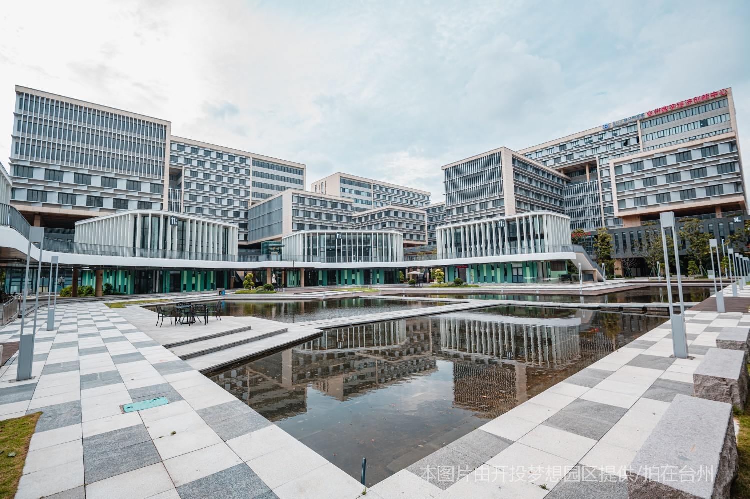台州湾新区台州梦想园区创业园区办公厂房综合体(图28)