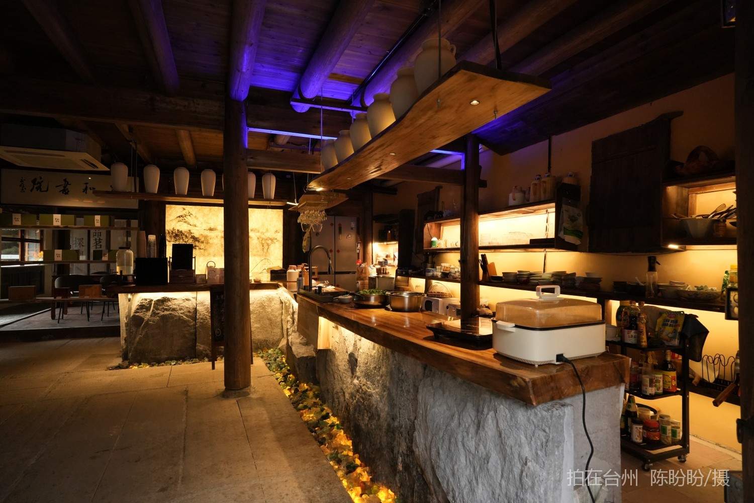 三门亭旁镇宁和书院书吧茶室(图37)