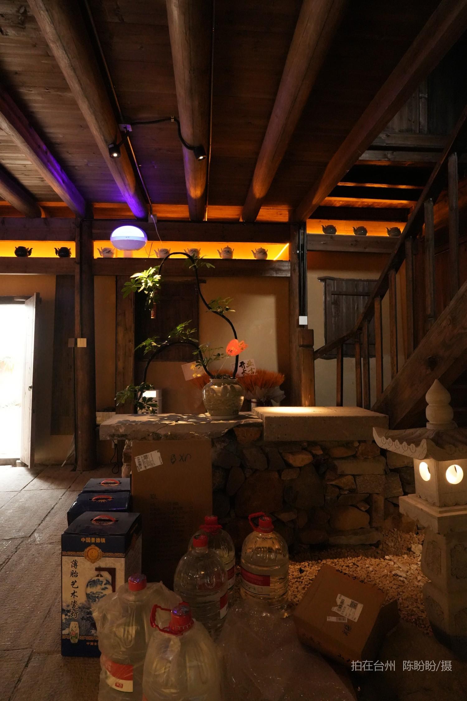 三门亭旁镇宁和书院书吧茶室(图35)