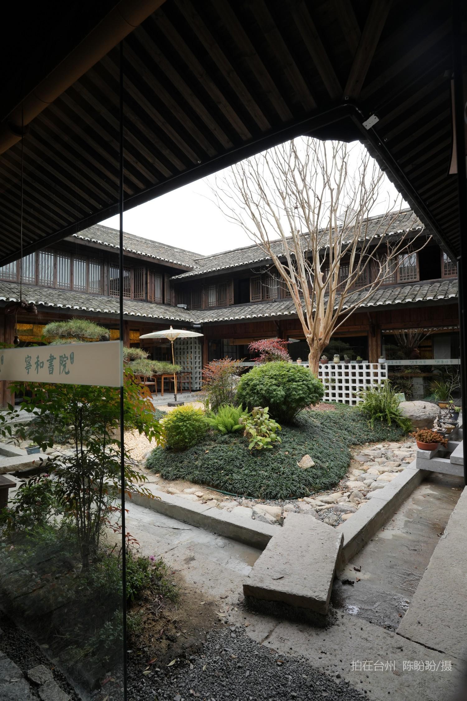 三门亭旁镇宁和书院书吧茶室(图28)