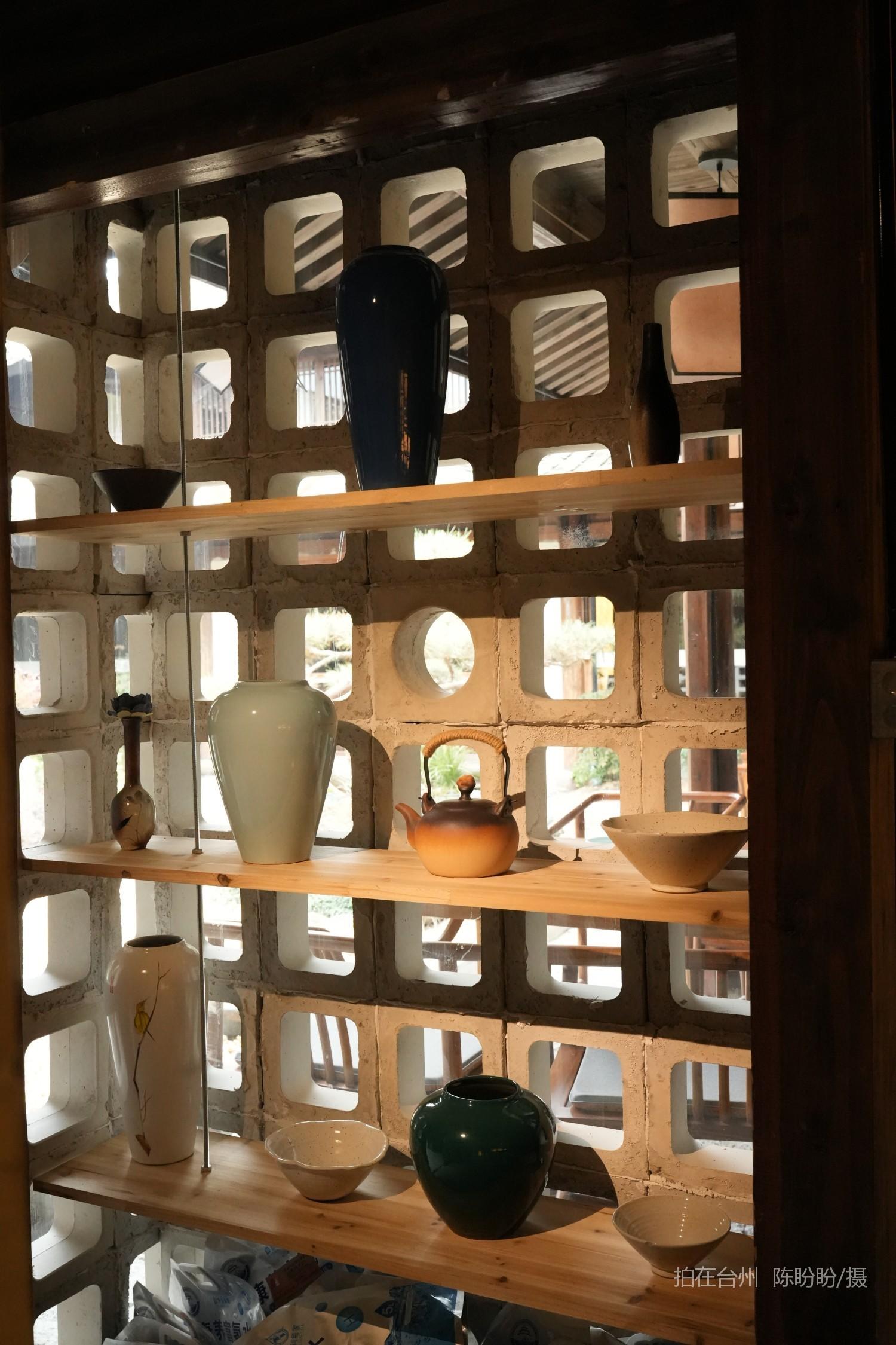 三门亭旁镇宁和书院书吧茶室(图22)