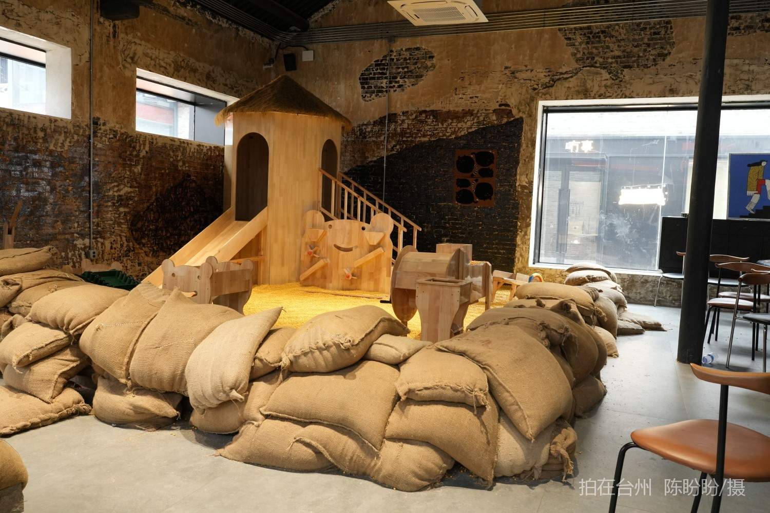 三门亭旁镇宁和咖啡馆(图17)