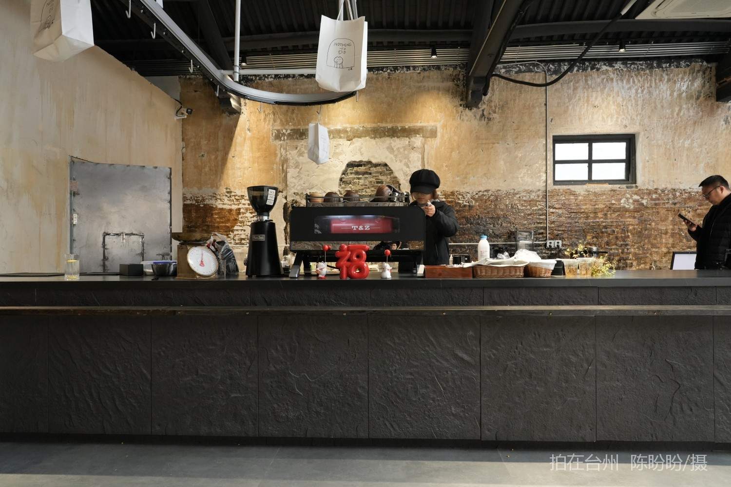 三门亭旁镇宁和咖啡馆(图19)