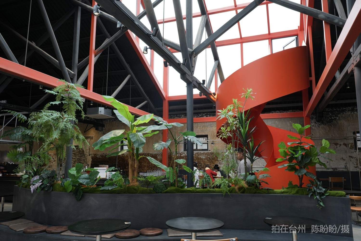 三门亭旁镇宁和咖啡馆(图8)