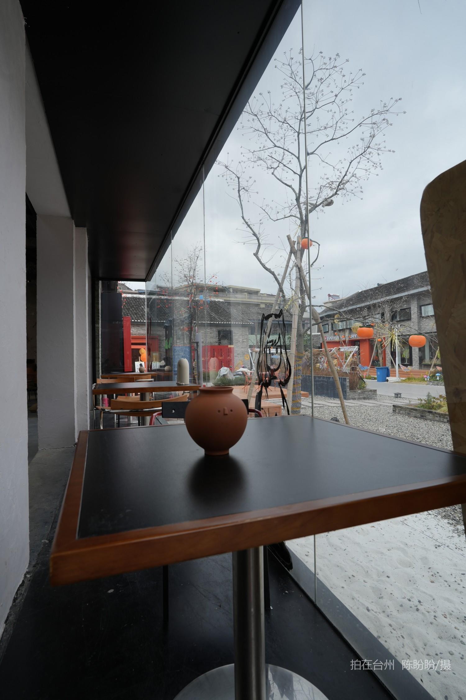 三门亭旁镇宁和咖啡馆(图10)