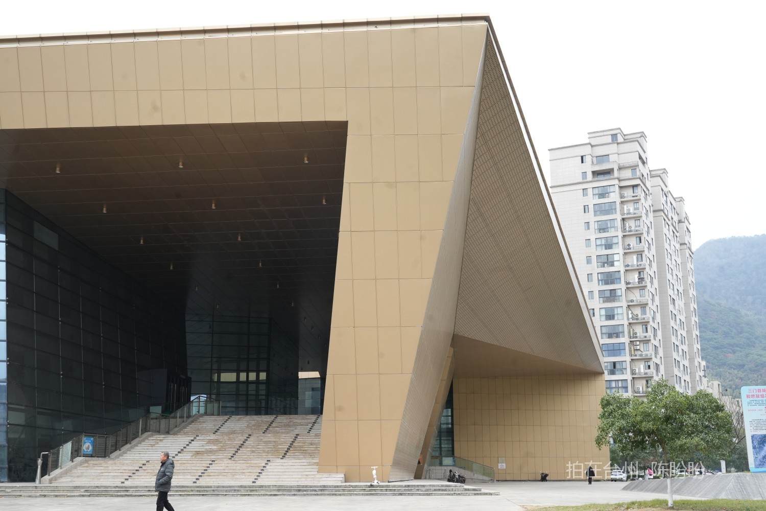 三门大剧院(图13)