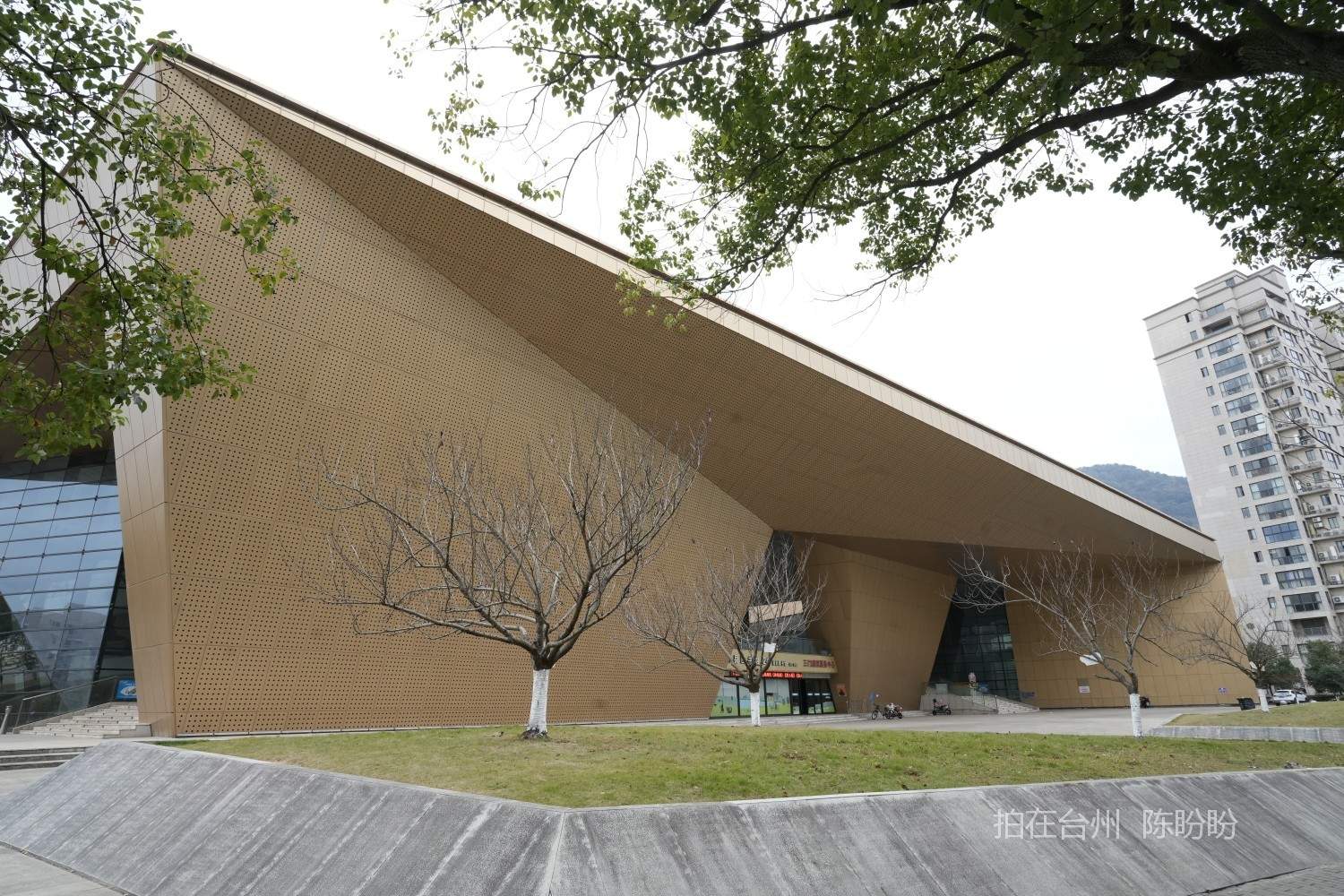 三门大剧院(图11)