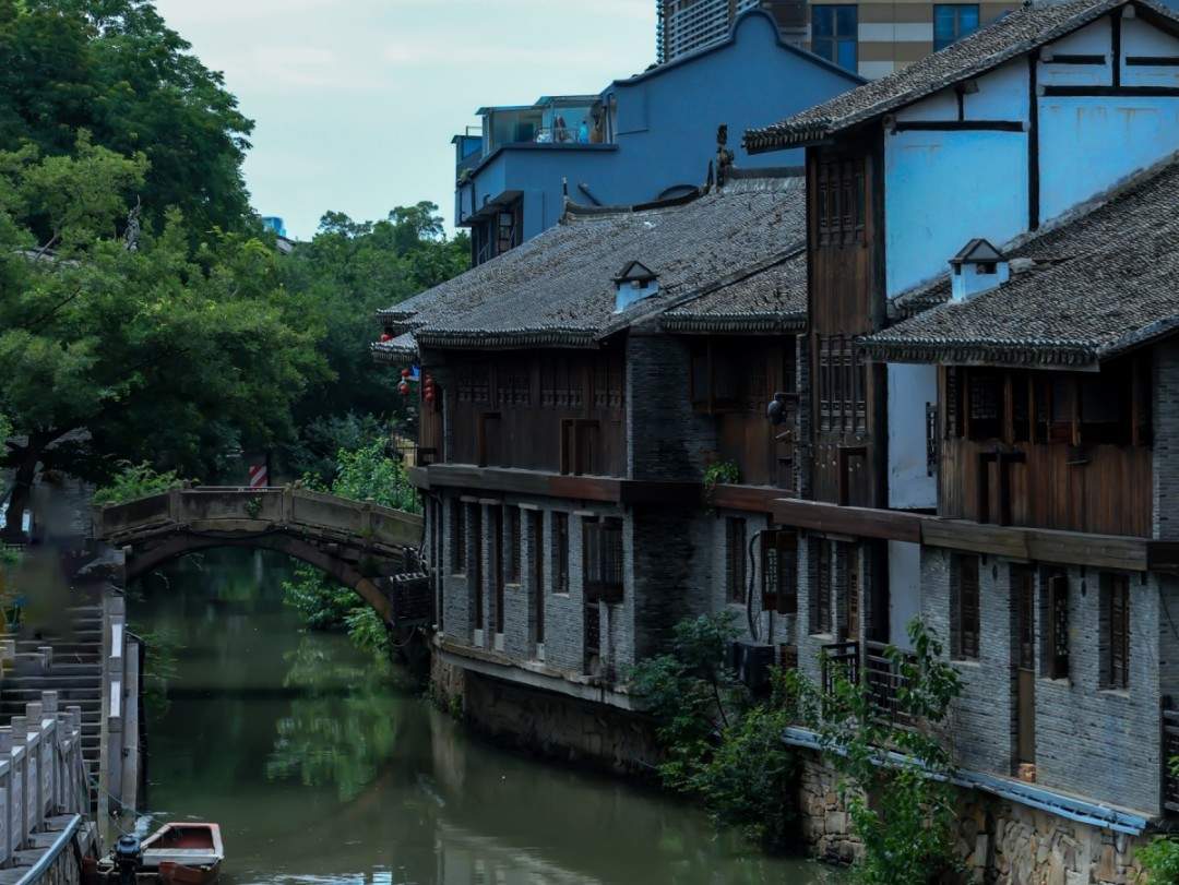 路桥区南官新天地15分钟解锁N种霸总名场面(图9)