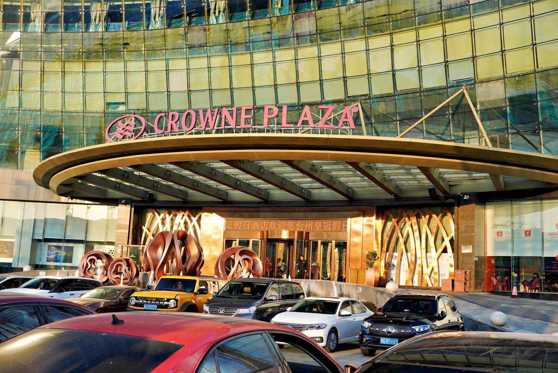 路桥区南官新天地15分钟解锁N种霸总名场面(图20)