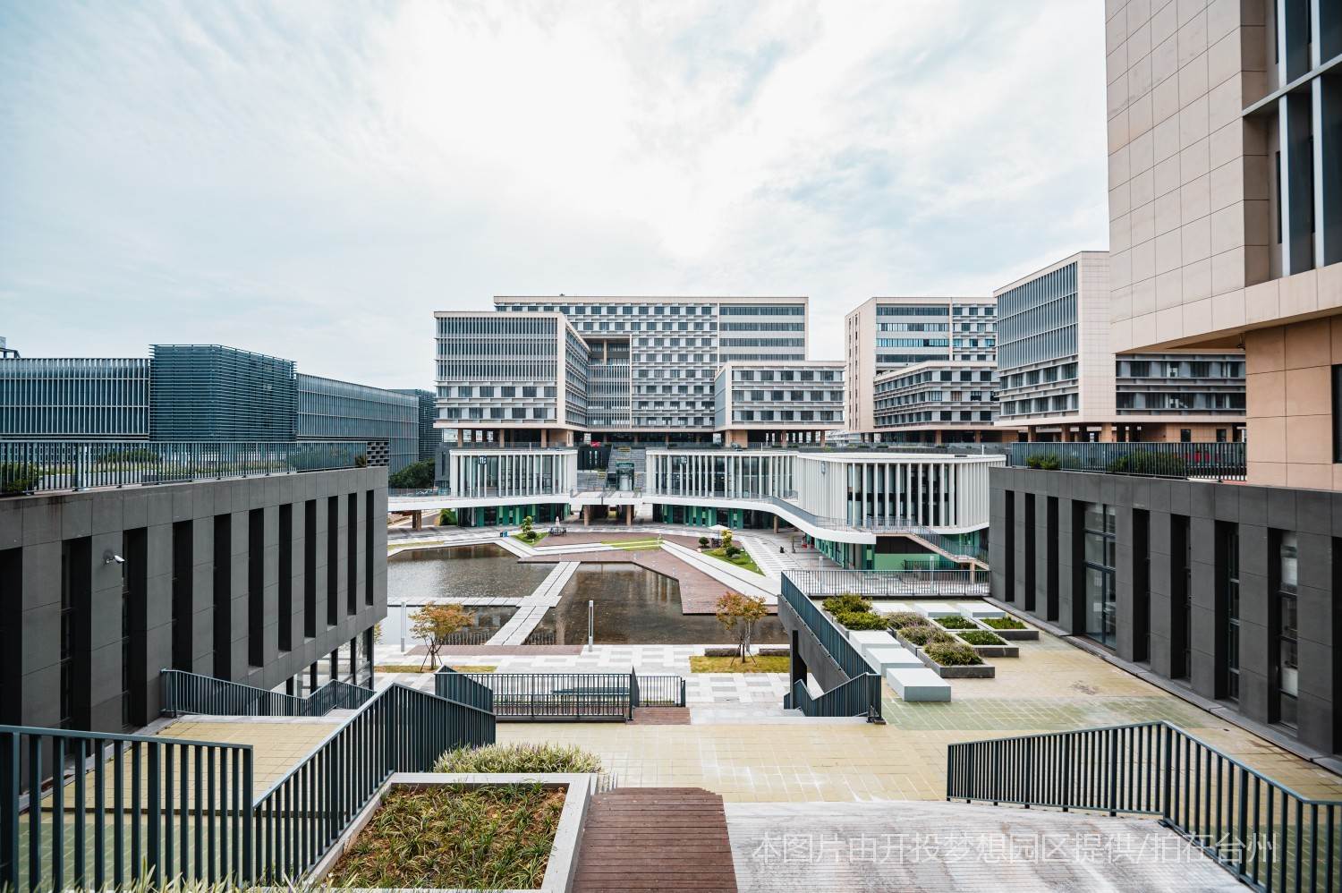 台州湾三甲街道  开投 梦想园区 园区住宿办公厂房综合体全景(图6)