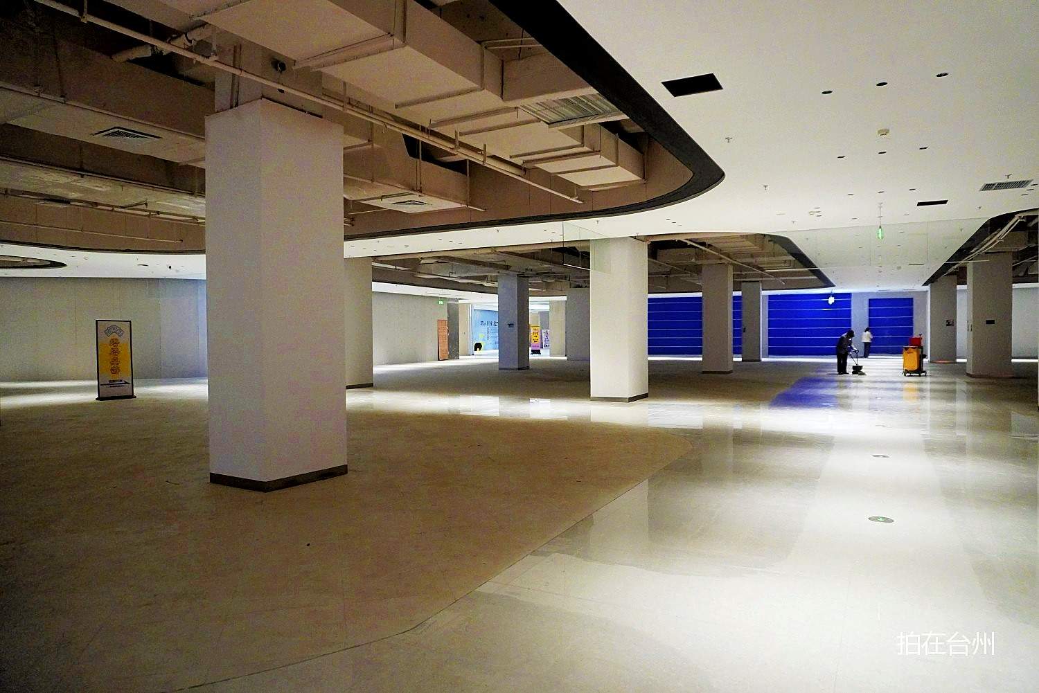 现代天地MALL｜都市时尚/青春偶像/商业剧取景地 购物综合体(图3)