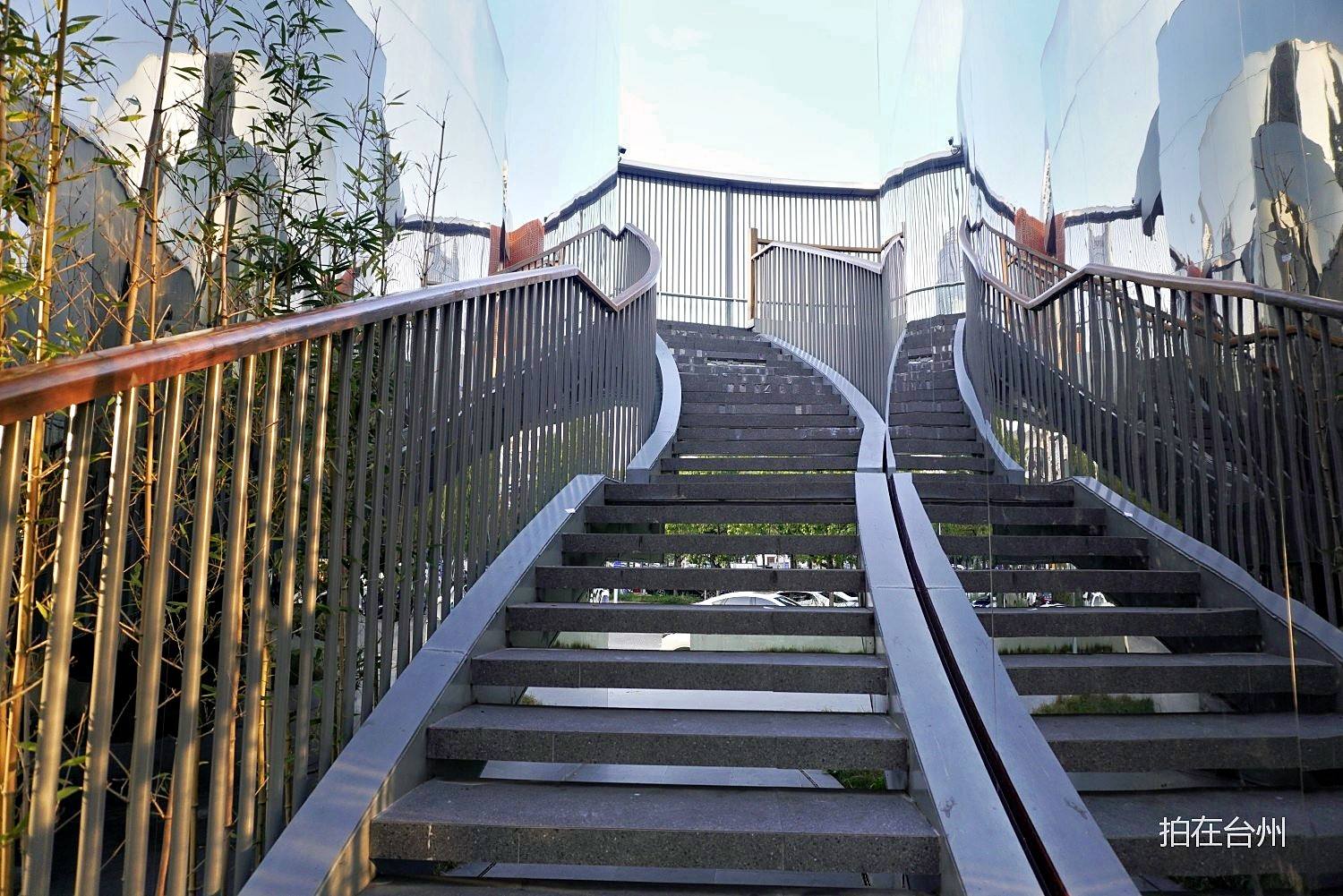 Manner Coffee(台州椒江东商务区店)咖啡厅———都市文艺影视拍摄基地(图9)