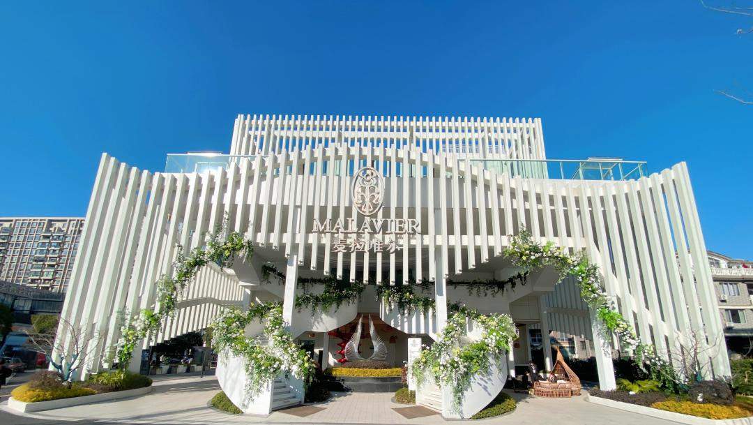 麦拉唯尔:1 幢楼解锁 6 大微短剧风格,一站式满足取景需求/酒店办公(图1) 麦拉唯尔:1 幢楼解锁 6 大微短剧风格,一站式满足取景需求/酒店办公(图1)