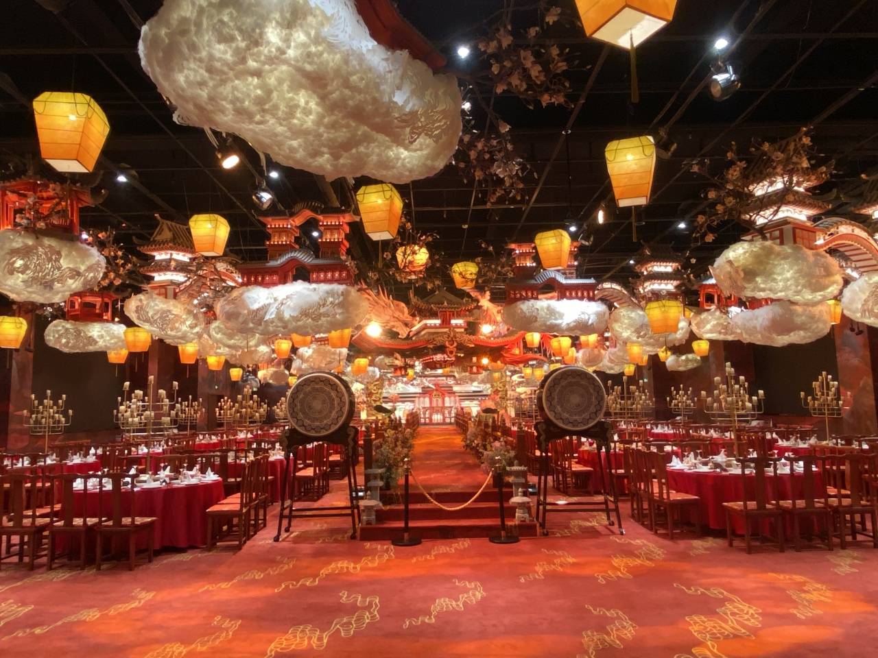 麦拉唯尔:1 幢楼解锁 6 大微短剧风格,一站式满足取景需求/酒店办公(图14) 麦拉唯尔:1 幢楼解锁 6 大微短剧风格,一站式满足取景需求/酒店办公(图14)