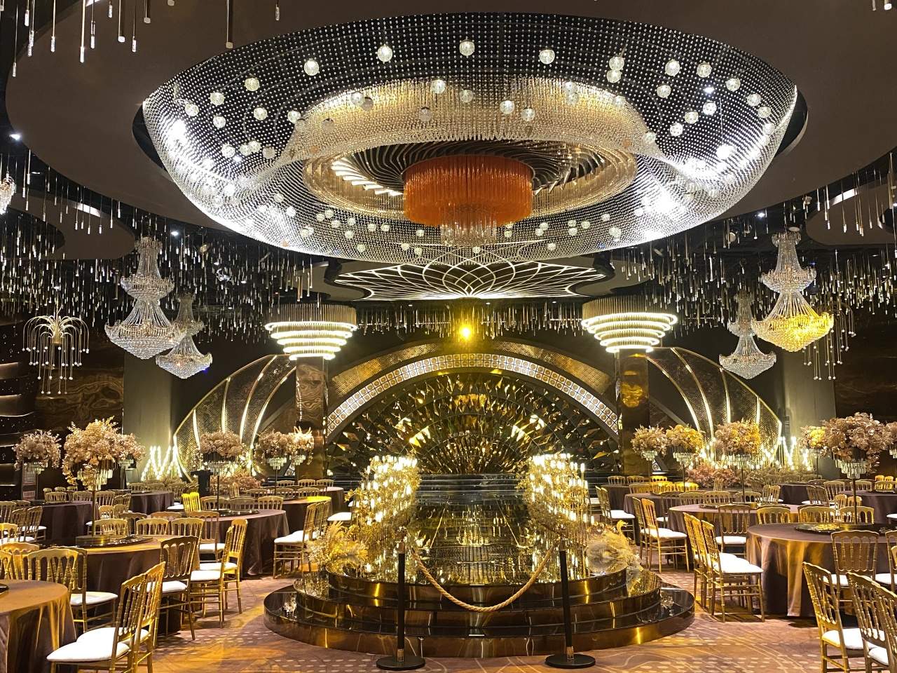 麦拉唯尔:1 幢楼解锁 6 大微短剧风格,一站式满足取景需求/酒店办公(图30) 麦拉唯尔:1 幢楼解锁 6 大微短剧风格,一站式满足取景需求/酒店办公(图30)