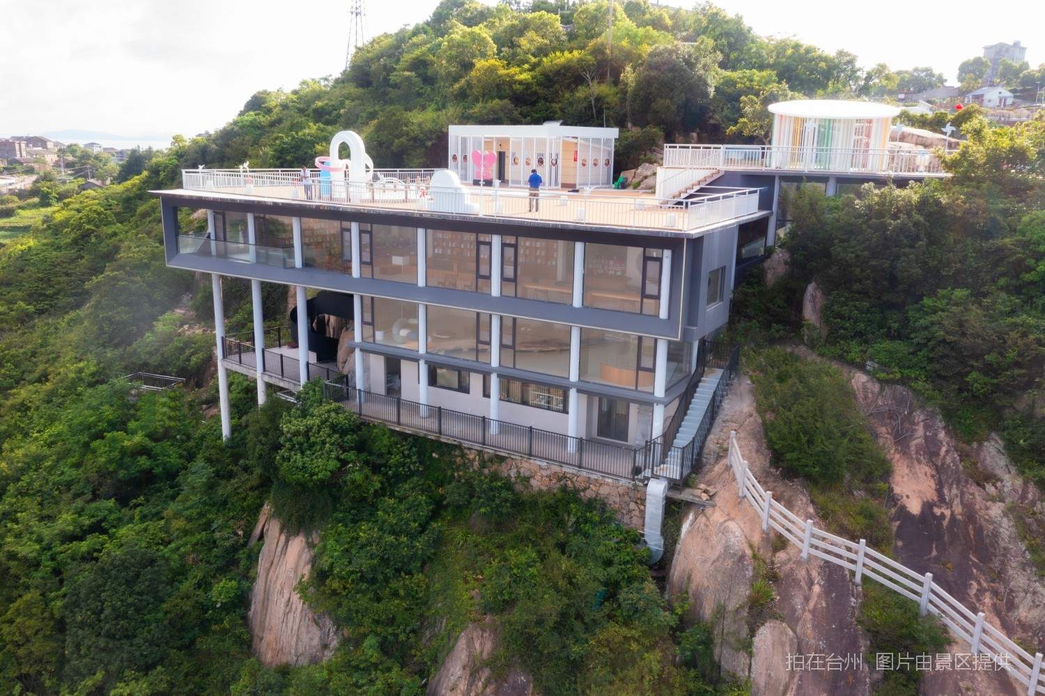玉环上栈头景区悬崖书吧·咖啡——海景文化空间影视拍摄推荐(图5)