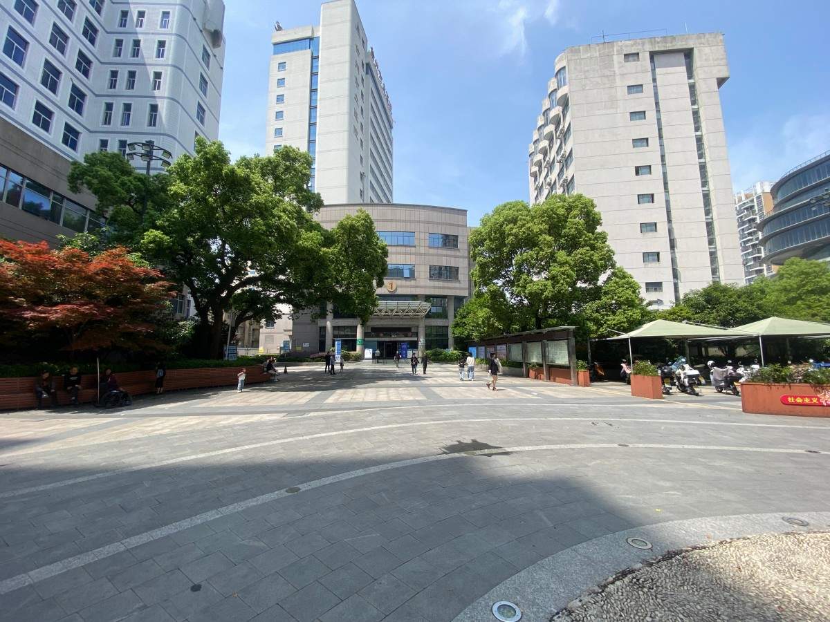 市立医院老院区｜空置病房 长走廊的医院天然片场(图2)