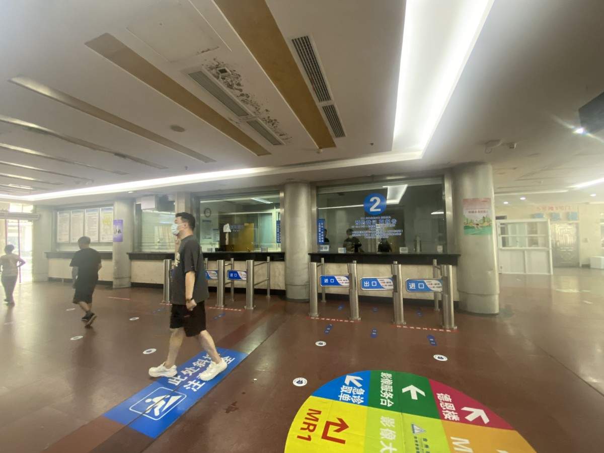 市立医院老院区｜空置病房 长走廊的医院天然片场(图14)