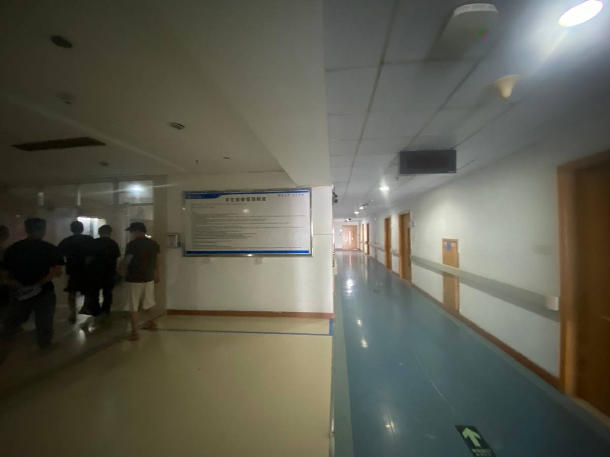 市立医院老院区｜空置病房 长走廊的医院天然片场(图10)