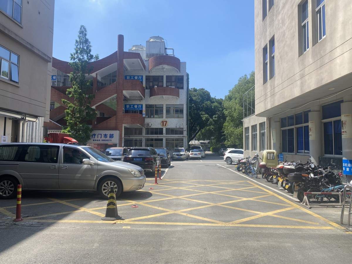 市立医院老院区｜空置病房 长走廊的医院天然片场(图12)