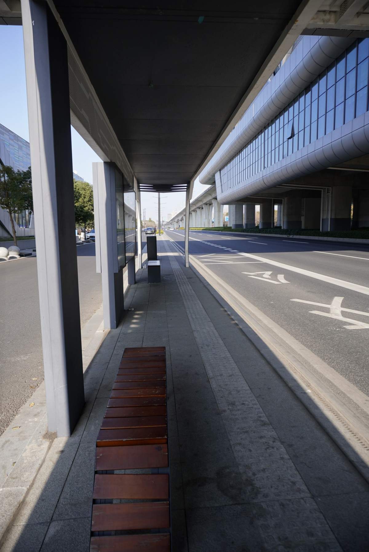 台州银泰城门口台州轻轨国博中心站和公交车站（银泰门口）(图8)