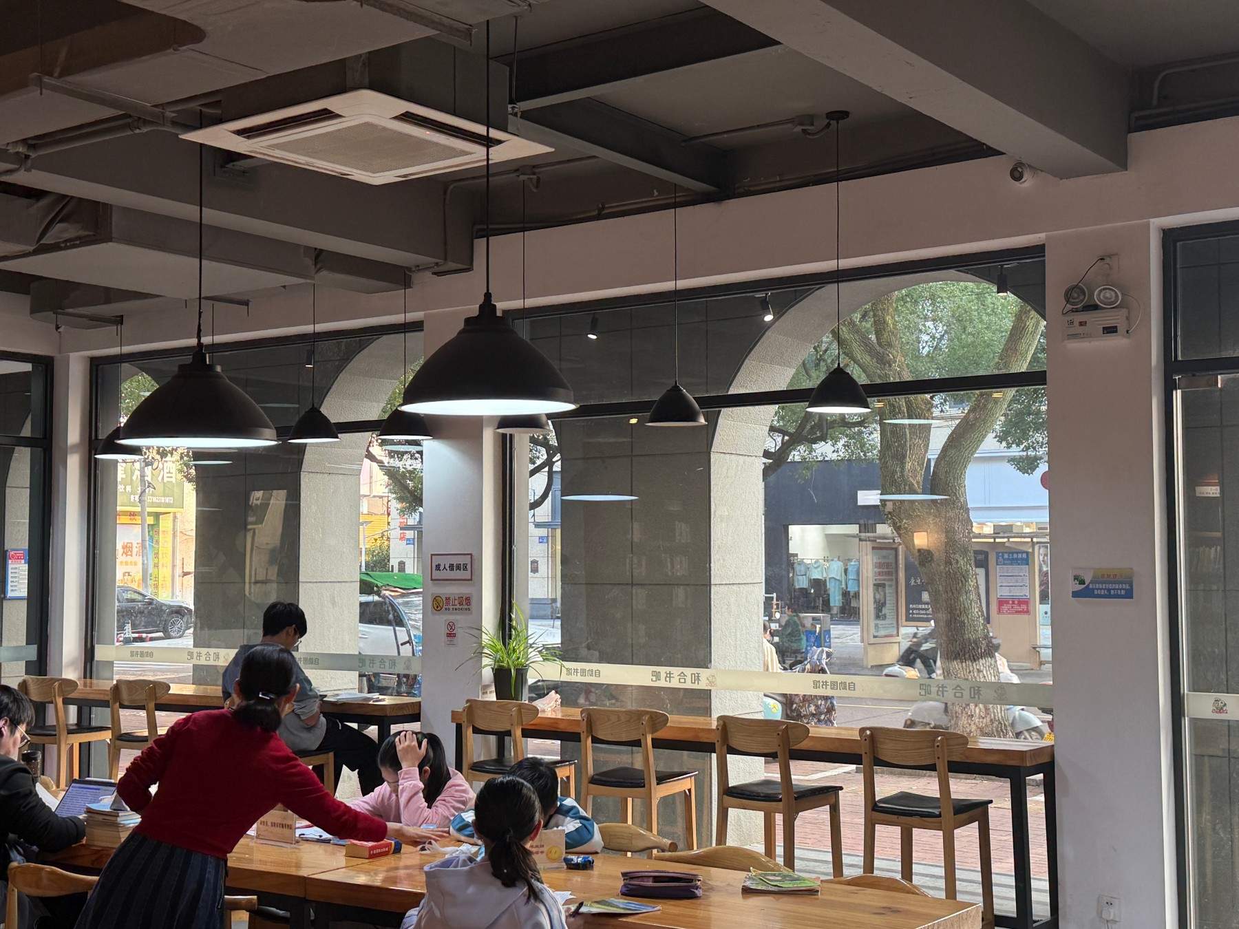 天台和合书吧 | 都市文艺影视拍摄阅读场景基地(图3)