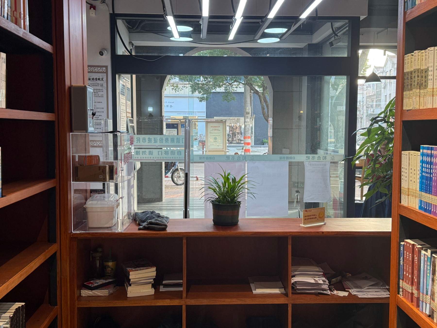 天台和合书吧 | 都市文艺影视拍摄阅读场景基地(图5)