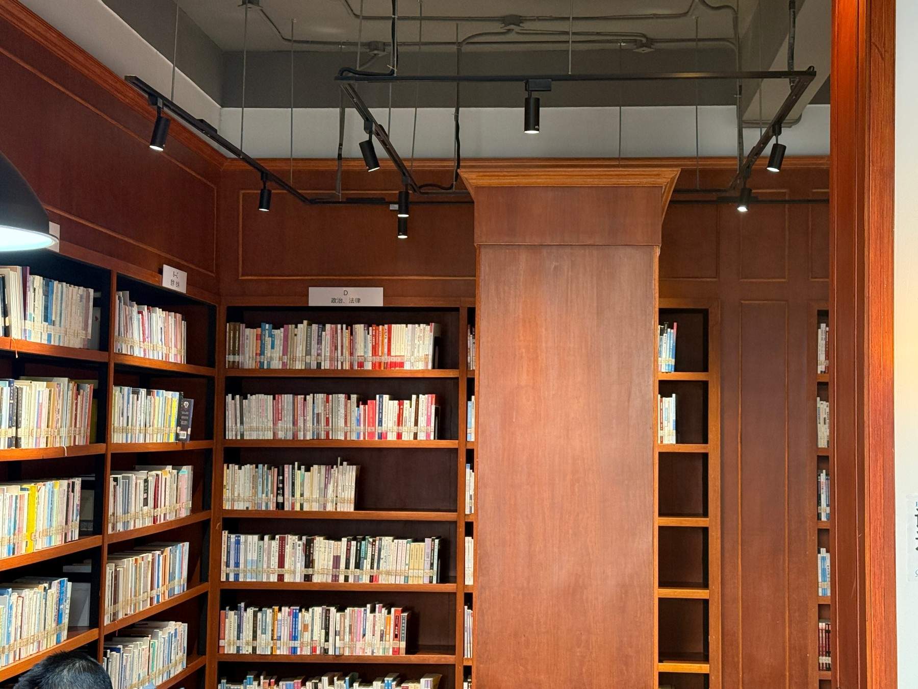 天台和合书吧 | 都市文艺影视拍摄阅读场景基地(图11)