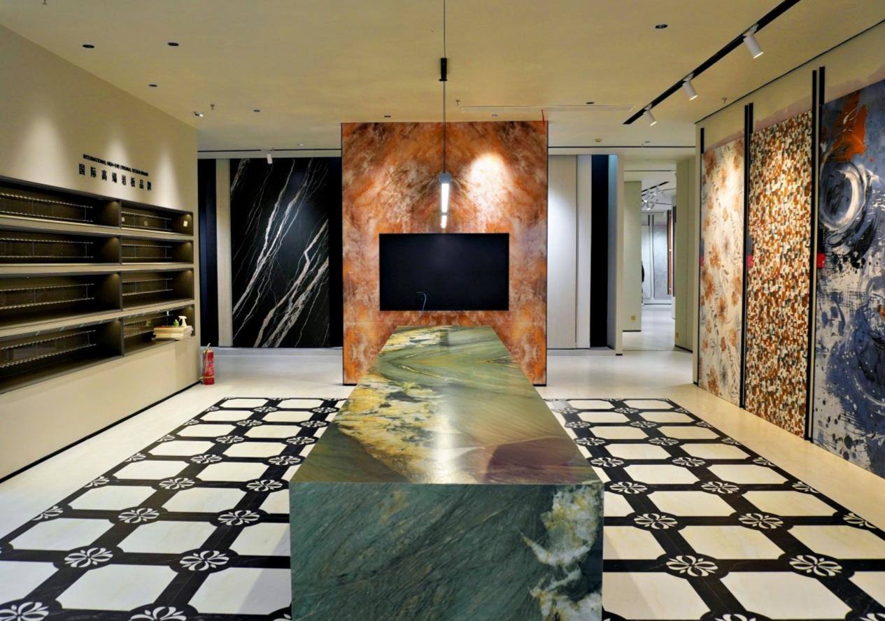 椒江美尔奇凯莱装饰艺术展厅 —— 现代极简美学与商业空间融合的影视拍摄地标(图2)