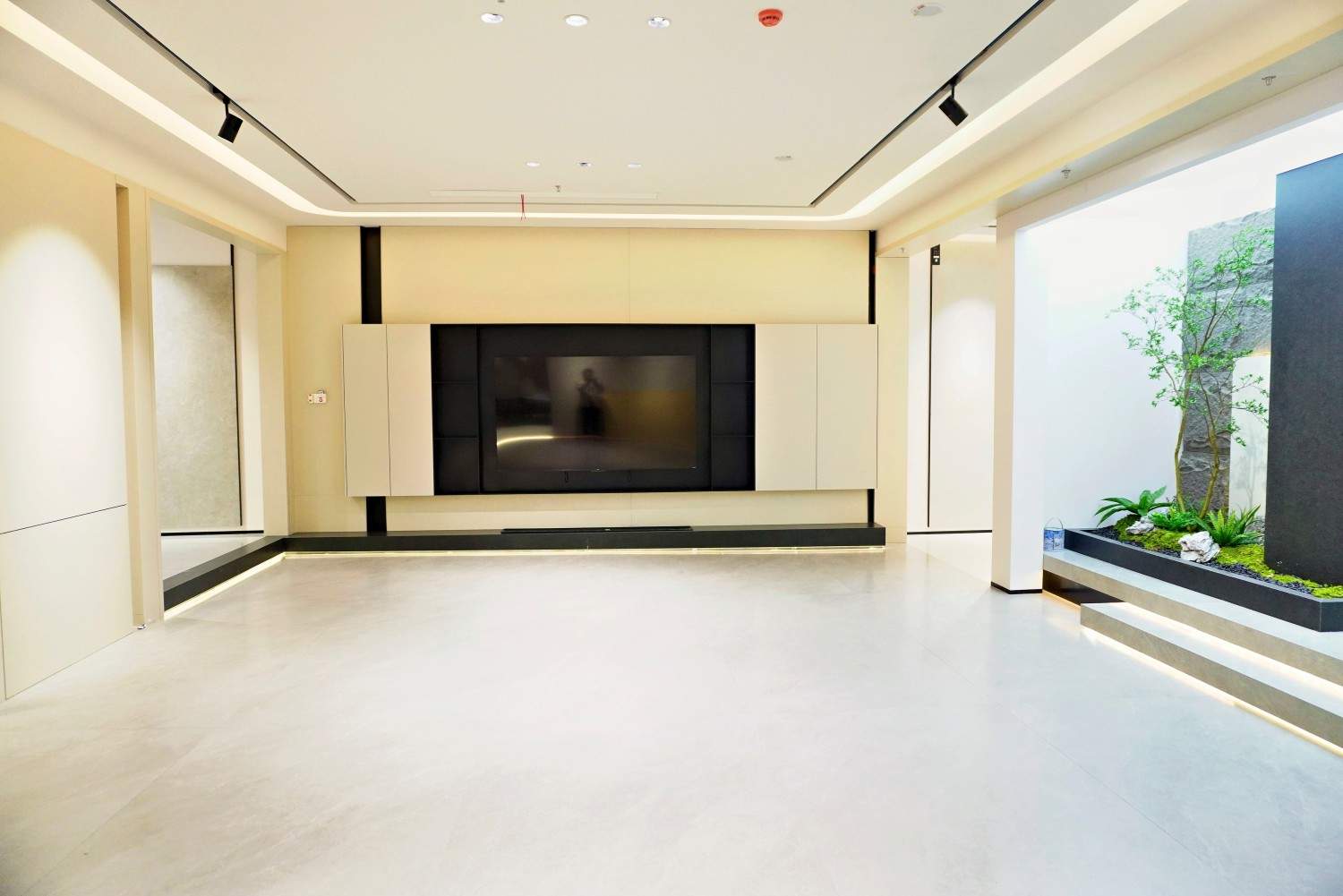 椒江美尔奇凯莱装饰艺术展厅 —— 现代极简美学与商业空间融合的影视拍摄地标(图7)