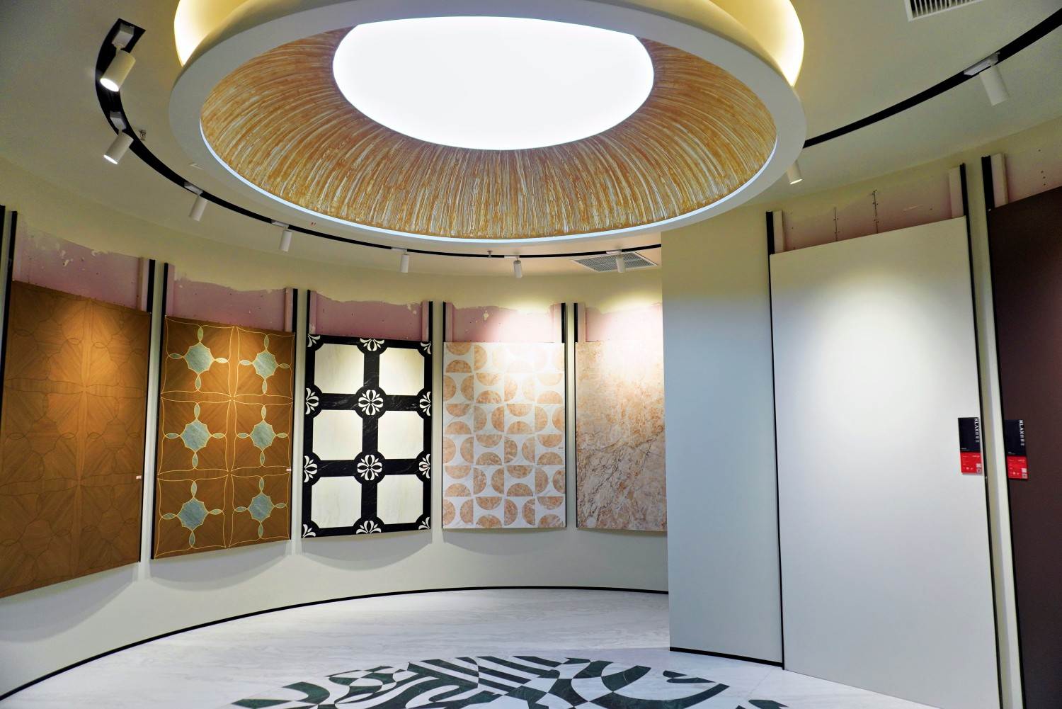 椒江美尔奇凯莱装饰艺术展厅 —— 现代极简美学与商业空间融合的影视拍摄地标(图8)