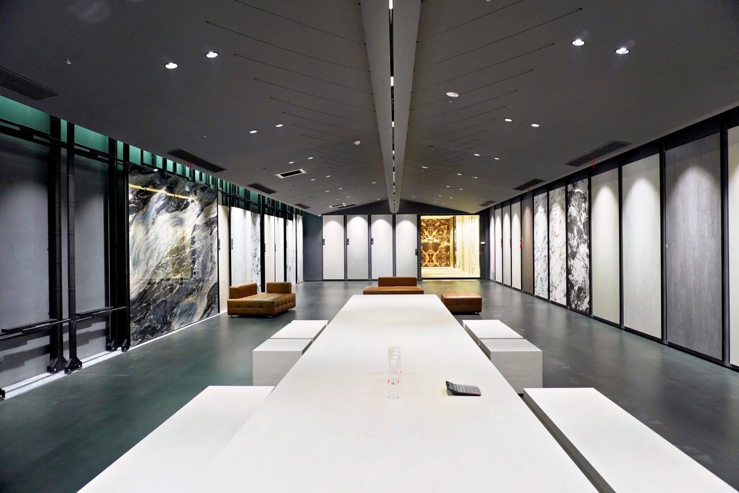 椒江美尔奇凯莱装饰艺术展厅 —— 现代极简美学与商业空间融合的影视拍摄地标(图18)