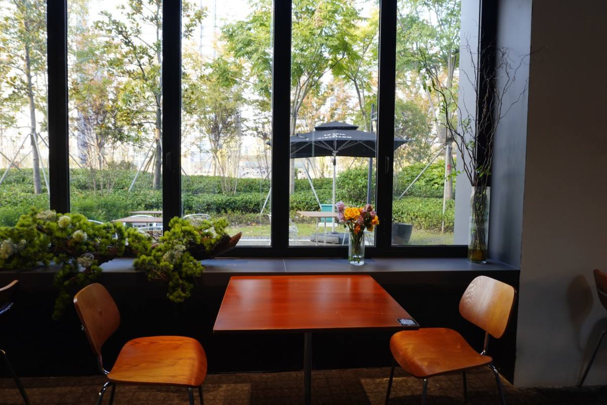 探秘椒江心海天地大黄 BIG YELLOW：从休闲约会到商务洽谈的全能取景地(图2)