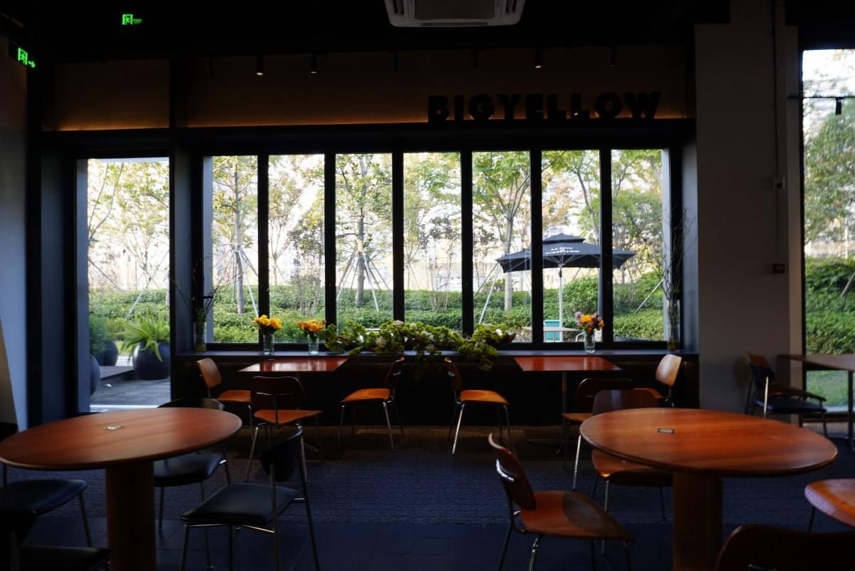 探秘椒江心海天地大黄 BIG YELLOW：从休闲约会到商务洽谈的全能取景地(图5)