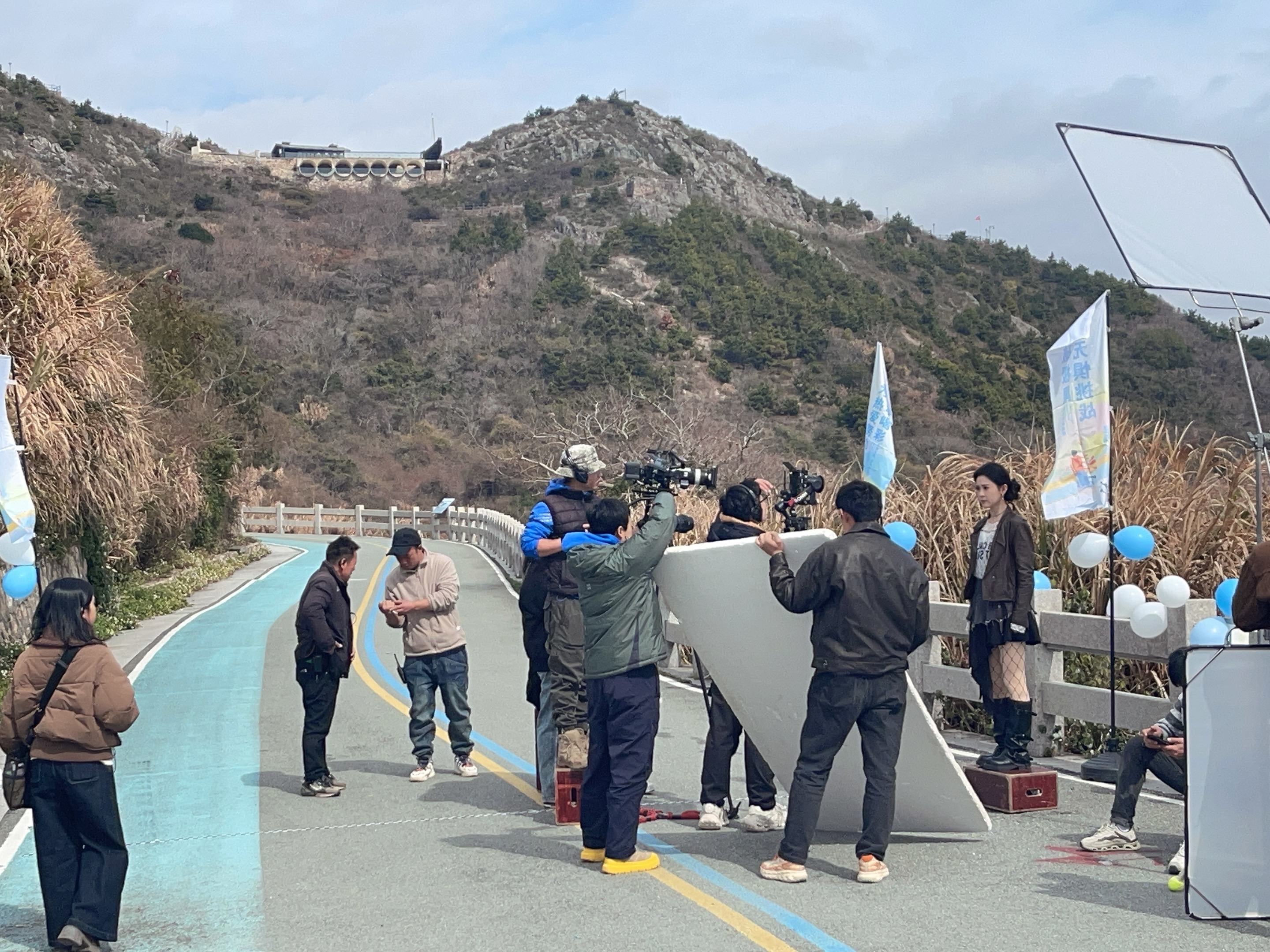 青春微短剧《放羊的星星》在浙江省台州温岭石塘开机拍摄(图6)