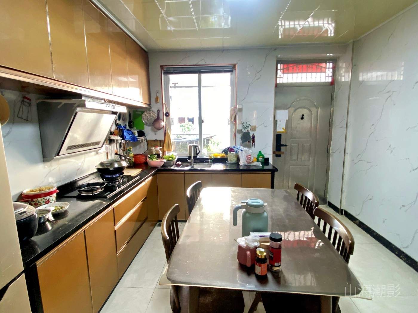 椒江新世纪商城居民楼——市井烟火与家庭生活融合的影视拍摄地标(图1)