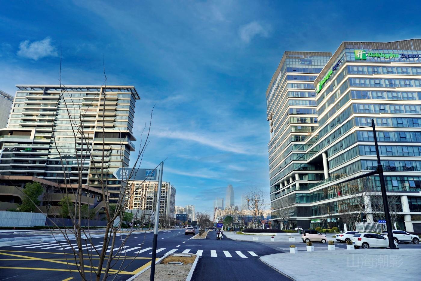 椒江万科心海上城周边城市景观——现代都市繁华与建筑美学融合的影视拍摄地标(图1)