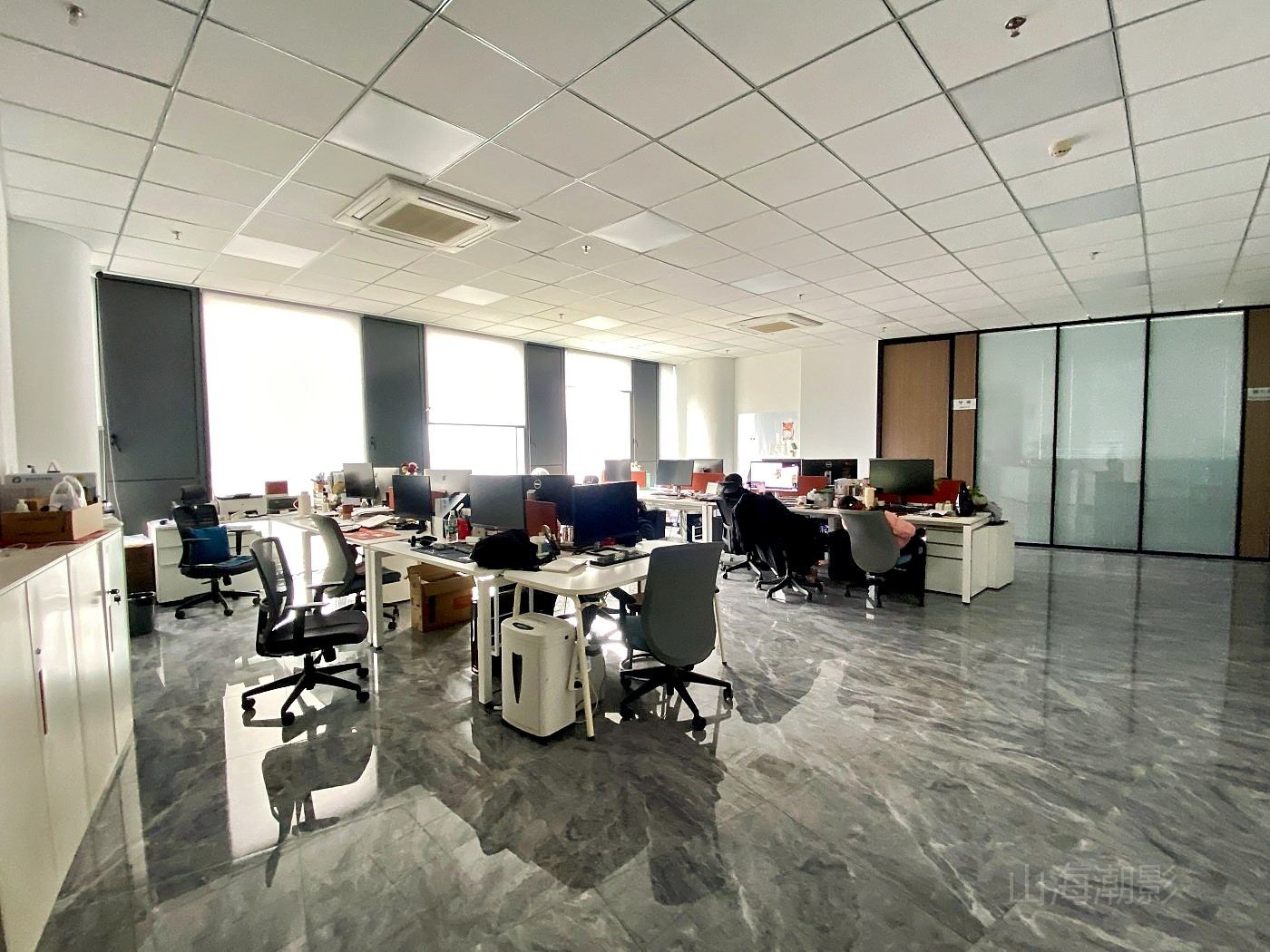 探秘星风尚影视办公室：从真实职场到行业标杆的影视取景密码(图5)