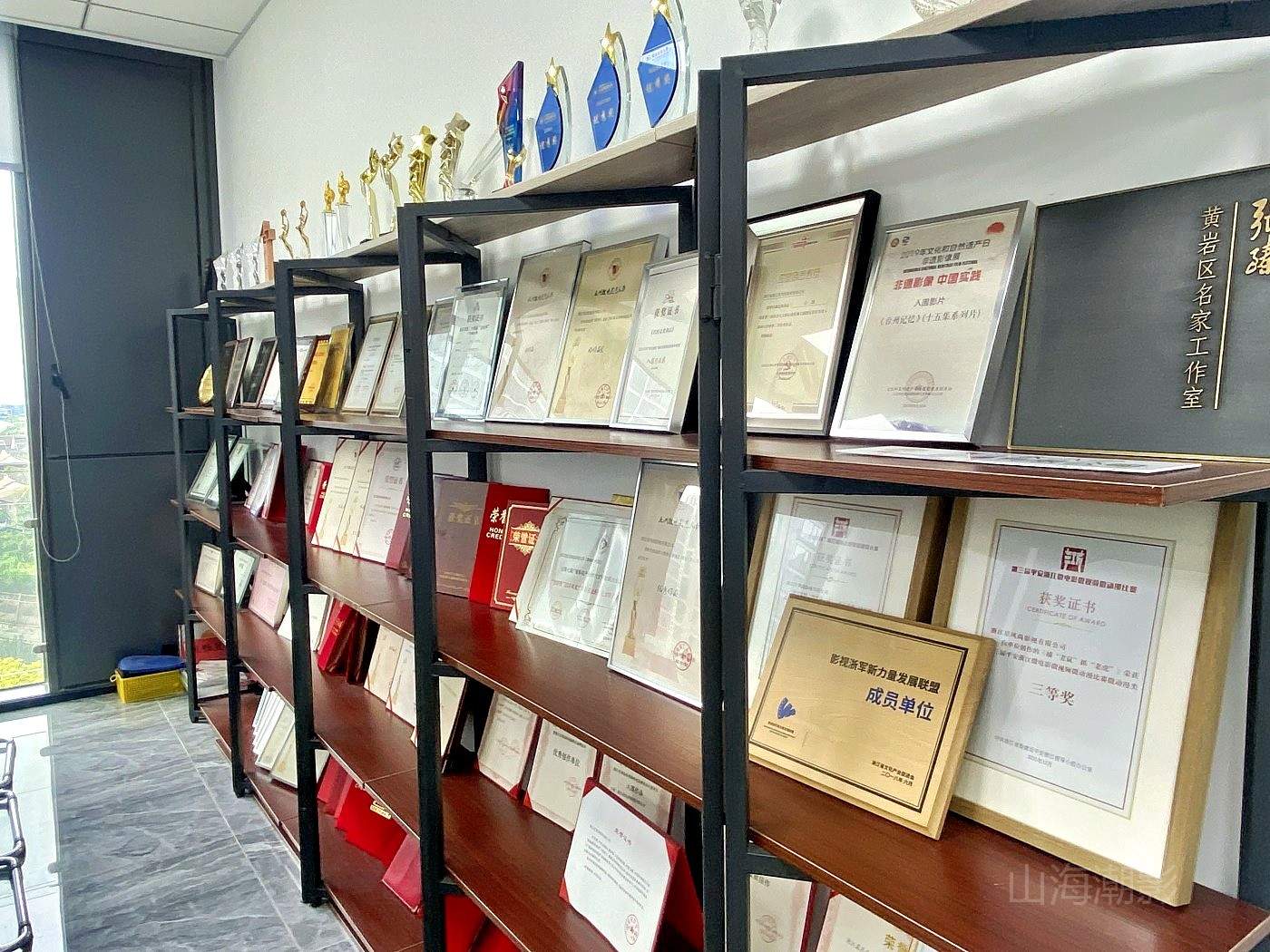 探秘星风尚影视办公室：从真实职场到行业标杆的影视取景密码(图15)