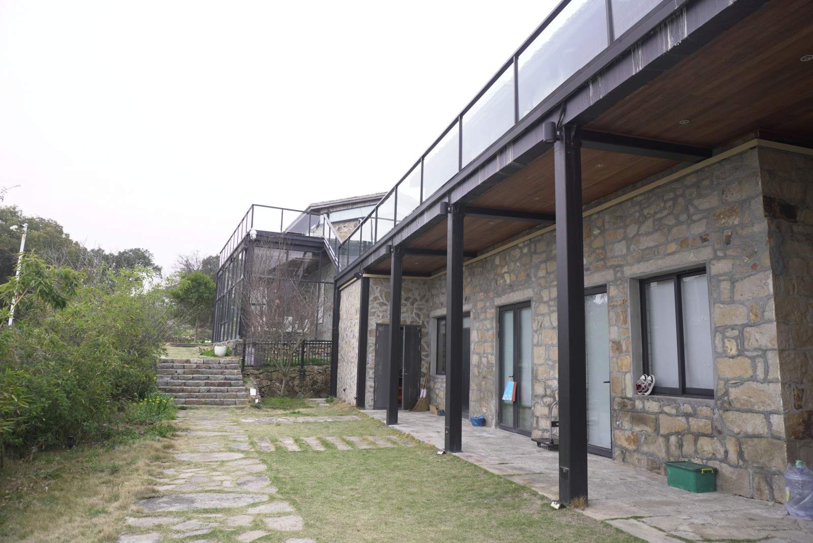 玉环福里山舍海湾度假村：海岛崖壁上的影视美学秘境(图9)